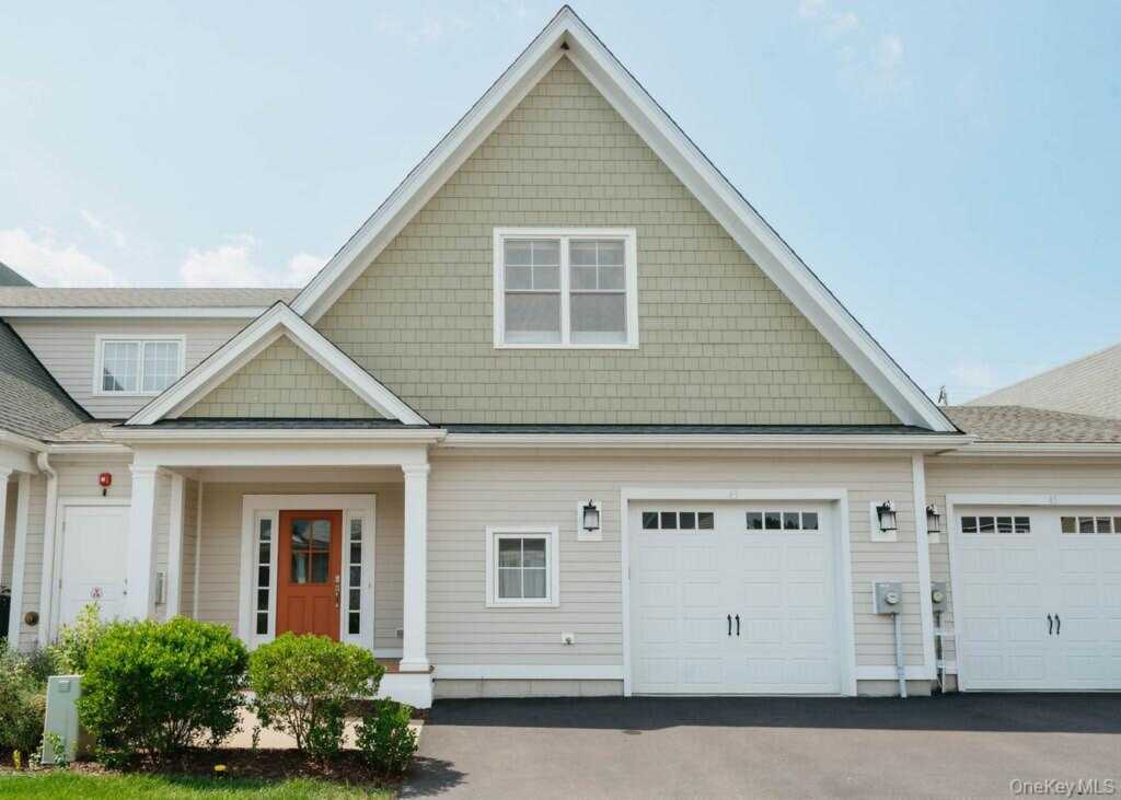 43 Oakwood Lane, Rhinebeck, NY 12572