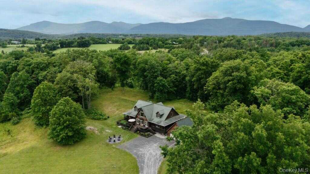 86 Sunset View Drive, Saugerties, NY 12477 - Photo 2 of 43
