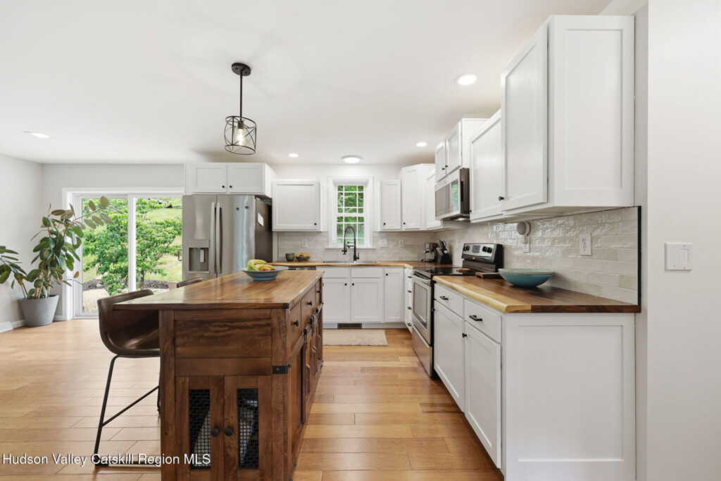385 First Avenue, Kingston, NY 12401 - Photo 10 of 34