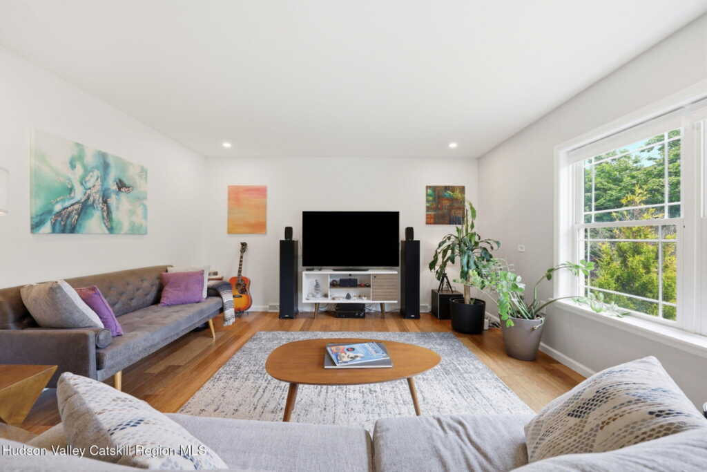 385 First Avenue, Kingston, NY 12401 - Photo 13 of 34