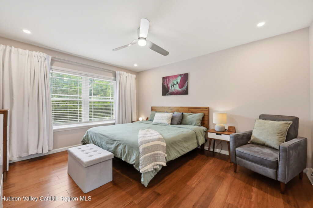 385 First Avenue, Kingston, NY 12401 - Photo 15 of 34
