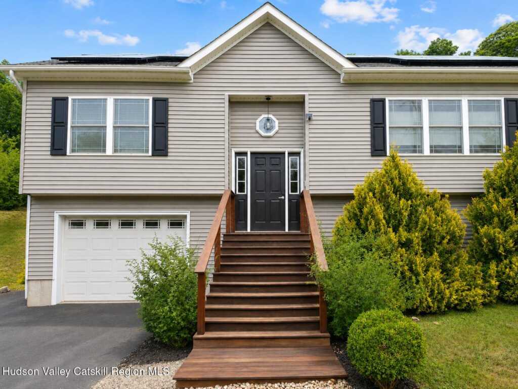 385 First Avenue, Kingston, NY 12401 - Photo 2 of 34