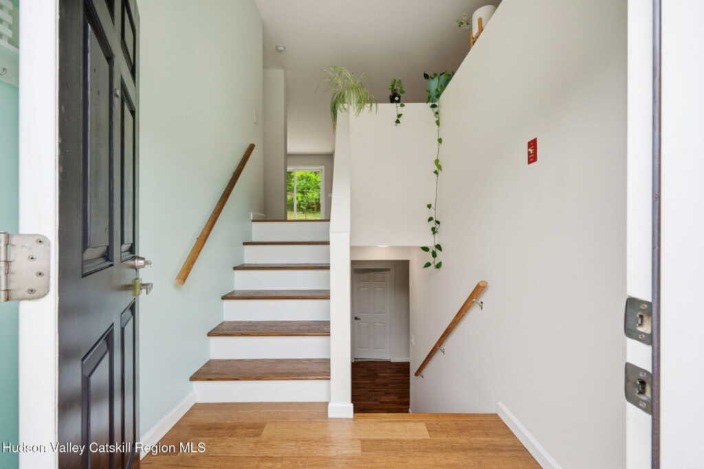 385 First Avenue, Kingston, NY 12401 - Photo 24 of 34