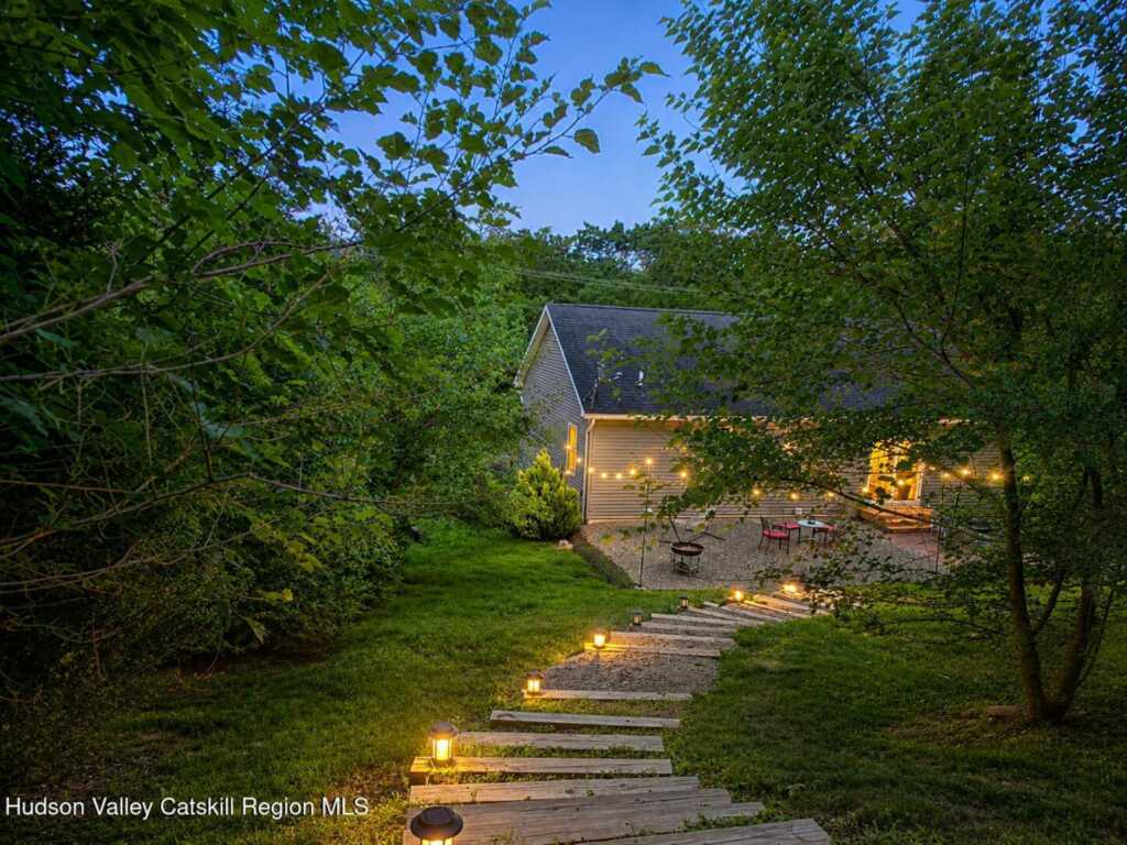 385 First Avenue, Kingston, NY 12401 - Photo 33 of 34