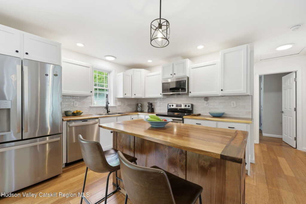 385 First Avenue, Kingston, NY 12401 - Photo 9 of 34