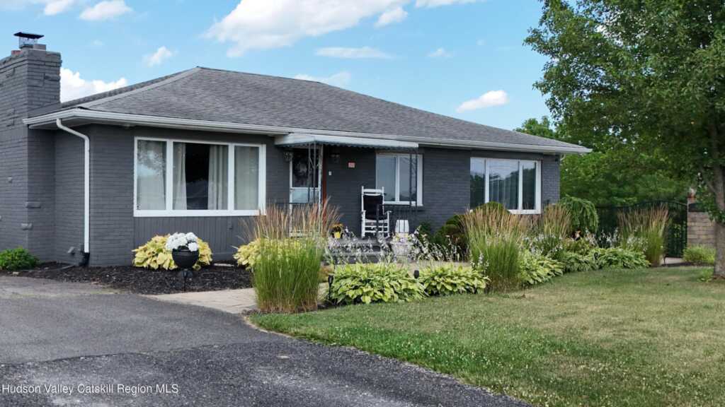 39 Market Street, Saugerties, NY 12477 - Photo 3 of 35