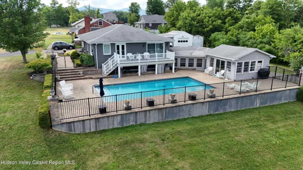 39 Market Street, Saugerties, NY 12477 - Photo 6 of 35