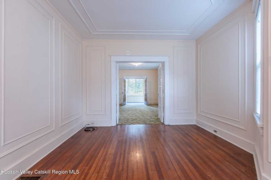 288 Washington Avenue, Kingston, NY 12401 - Photo 10 of 44