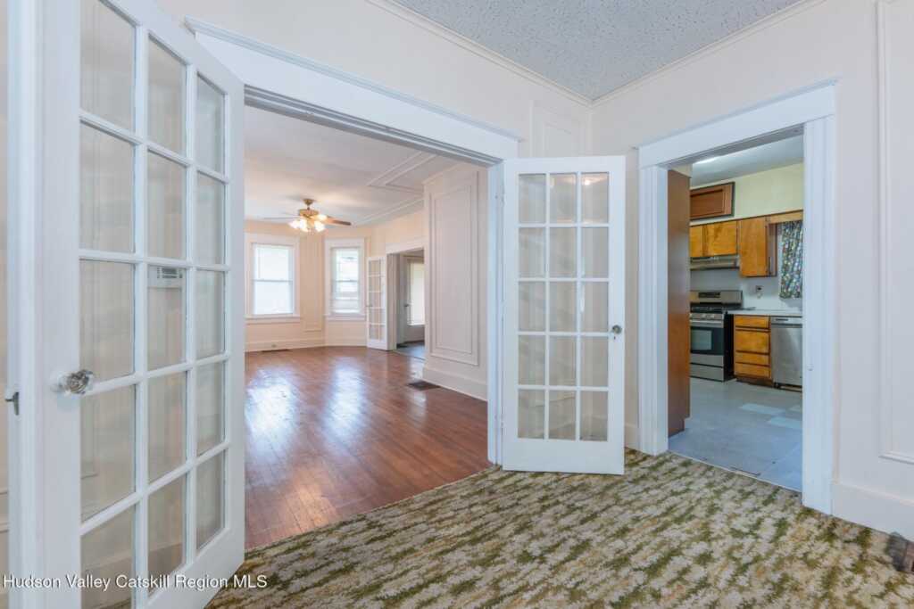 288 Washington Avenue, Kingston, NY 12401 - Photo 13 of 44