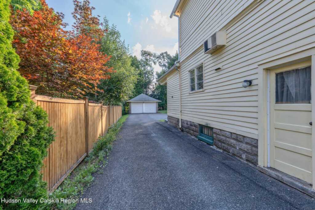288 Washington Avenue, Kingston, NY 12401 - Photo 42 of 44