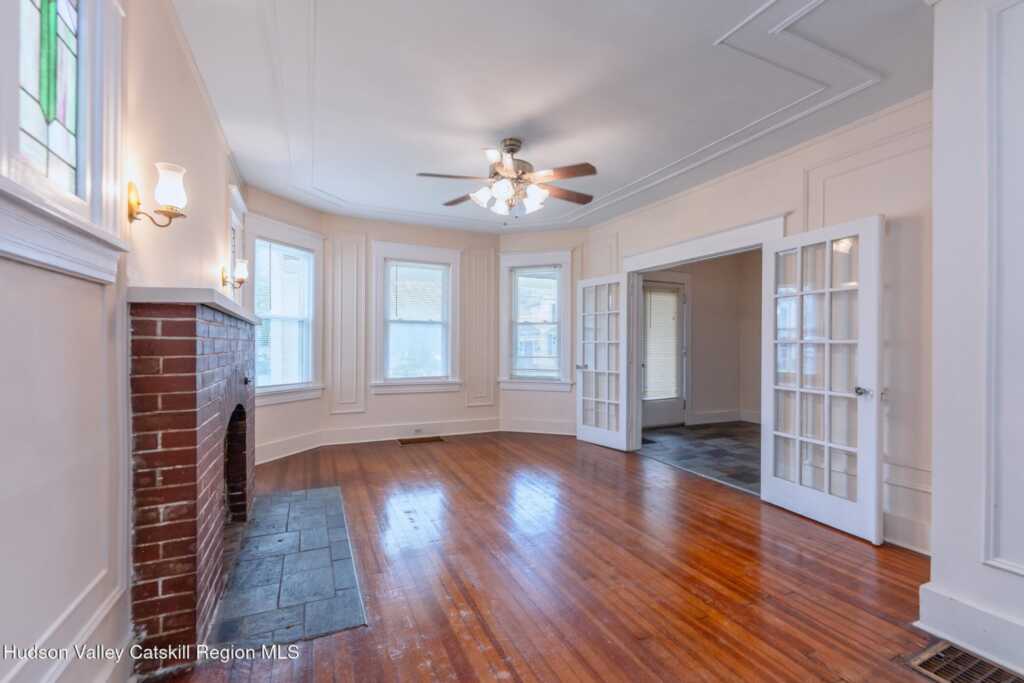 288 Washington Avenue, Kingston, NY 12401 - Photo 8 of 44