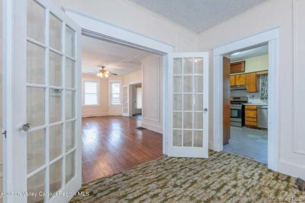 288 Washington Avenue, Kingston, NY 12401 - Photo 13 of 44
