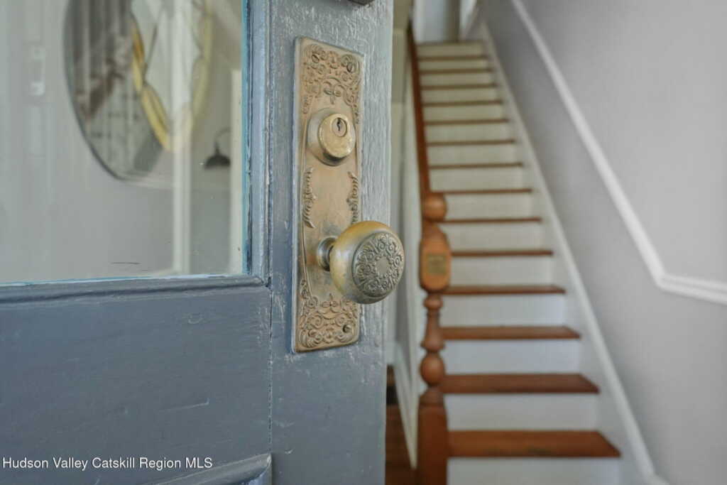 13 Warren Street, Kingston, NY 12401 - Photo 4 of 28