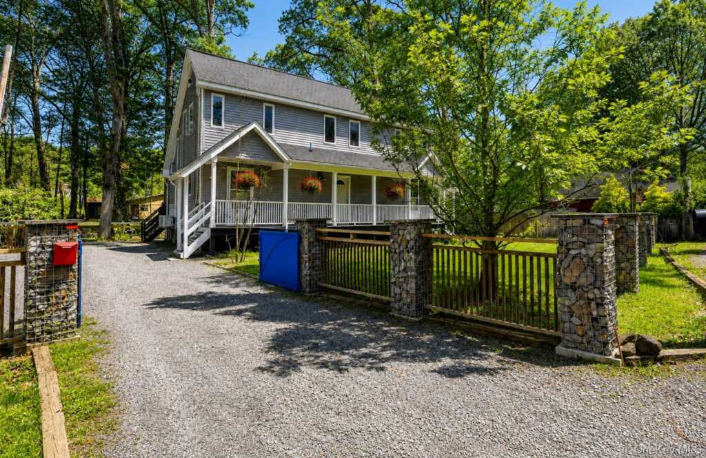 25 Pine Grove Street, Woodstock, NY 12498 - Photo 2 of 18