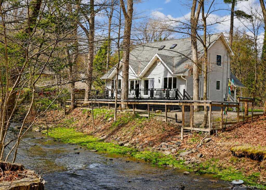 25 Pine Grove Street, Woodstock, NY 12498 - Photo 3 of 18