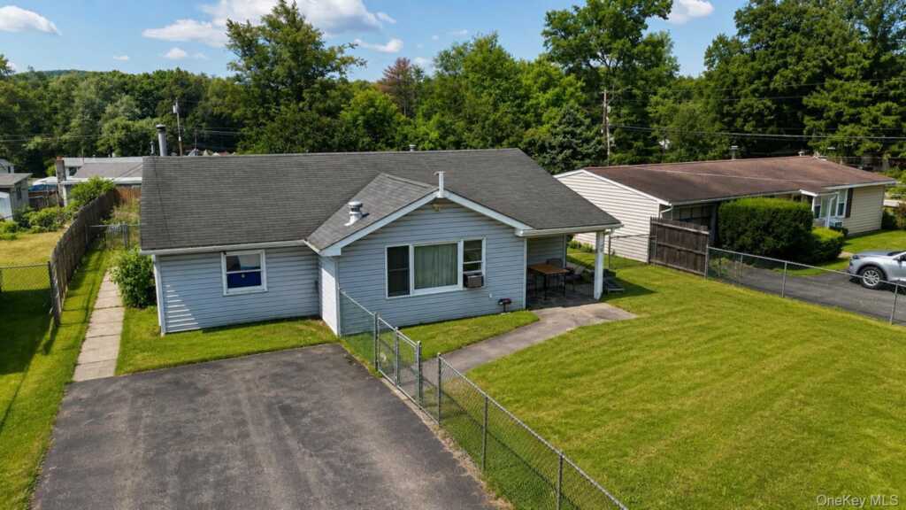 30 Plattekill Drive, Saugerties, NY 12456
