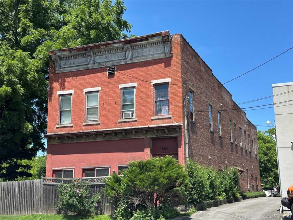 165 Ulster Avenue, Unit #8, Saugerties, NY 12477