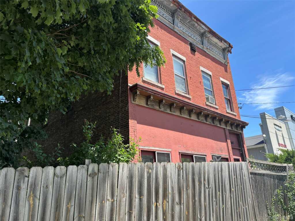 165 Ulster Avenue, Unit #8, Saugerties, NY 12477 - Photo 2 of 36