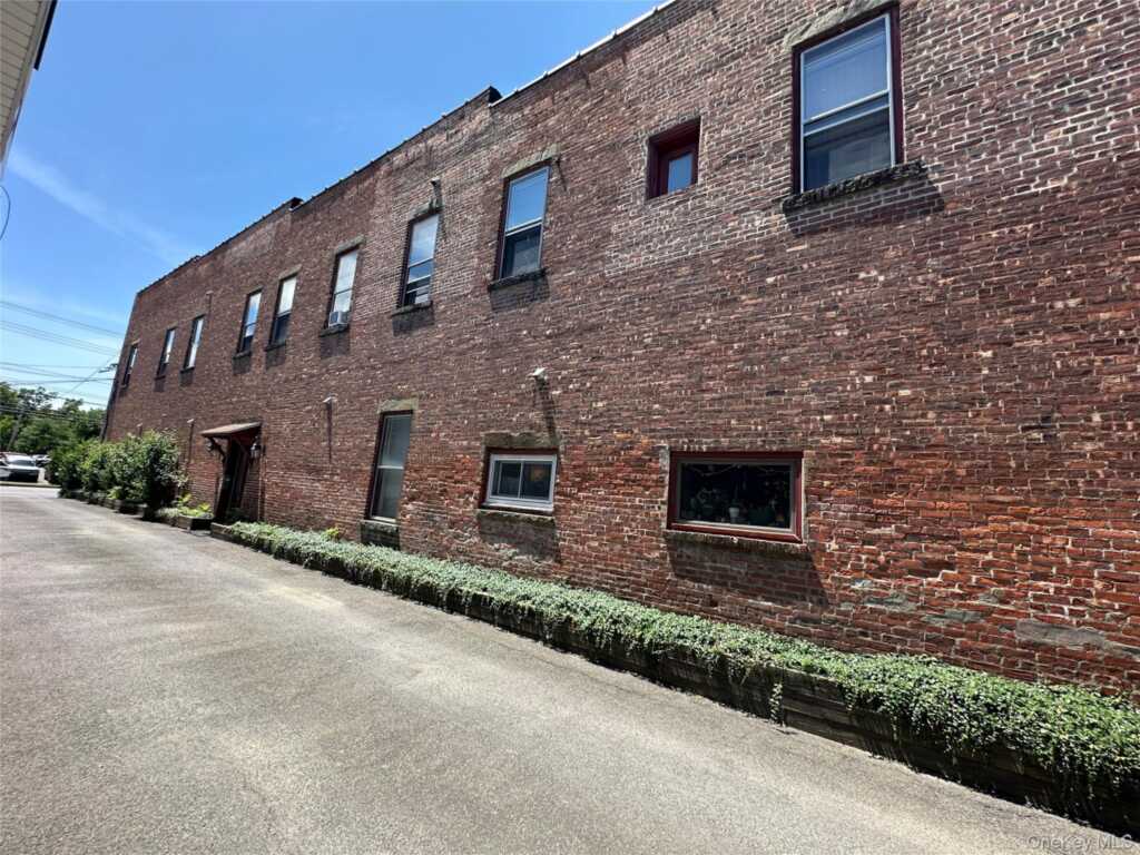 165 Ulster Avenue, Unit #8, Saugerties, NY 12477 - Photo 33 of 36