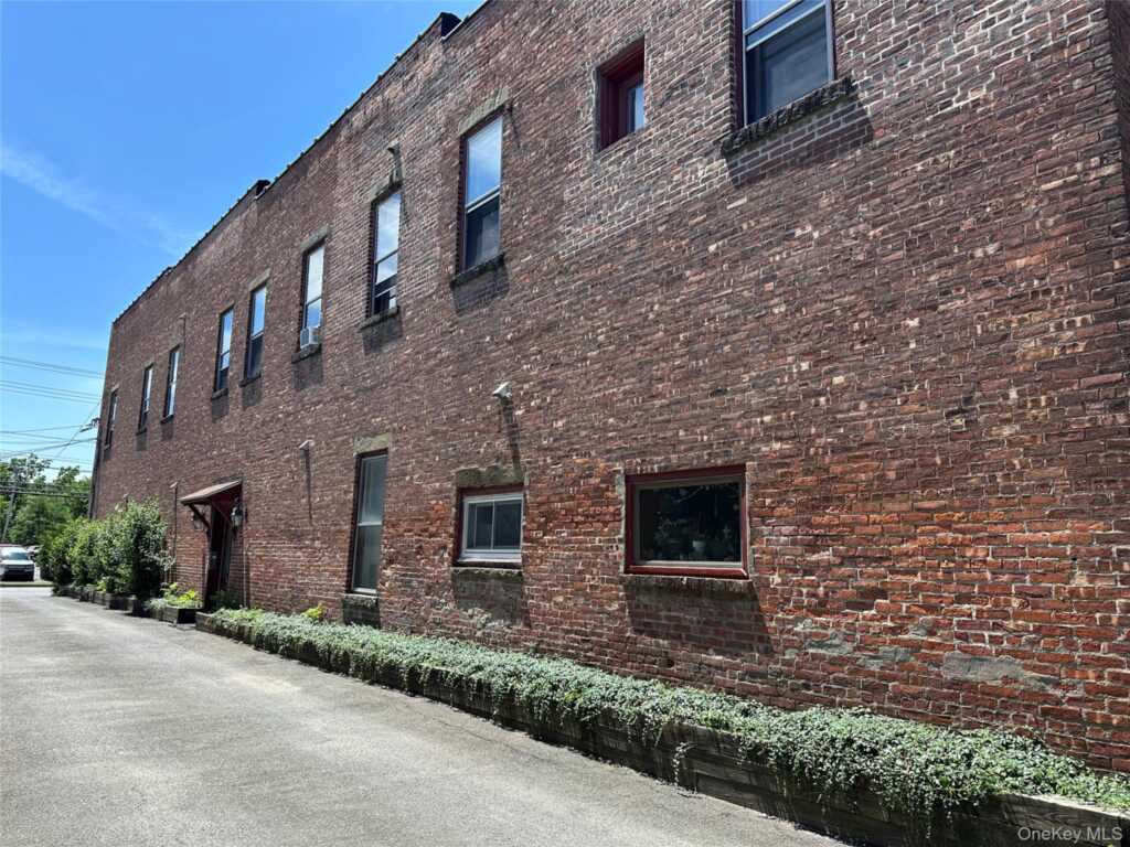 165 Ulster Avenue, Unit #8, Saugerties, NY 12477 - Photo 5 of 36
