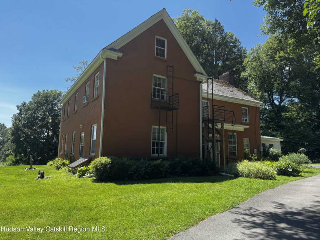 90 Bridge Street, Unit #4, Saugerties, NY 12477
