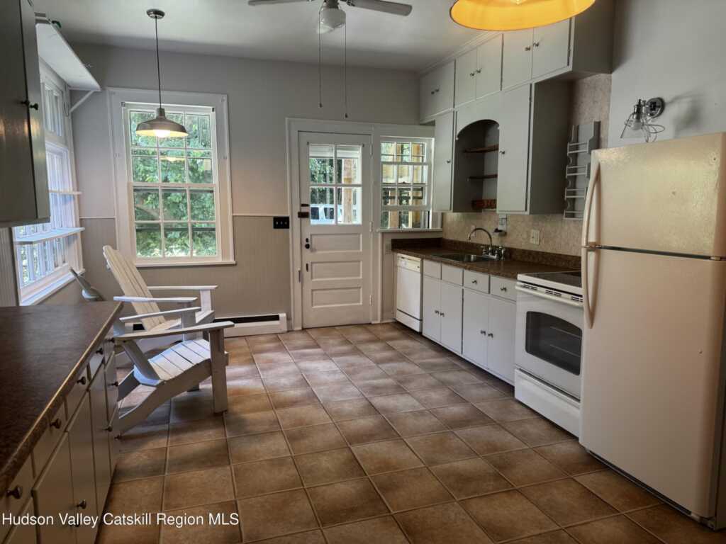 90 Bridge Street, Unit #4, Saugerties, NY 12477 - Photo 2 of 13