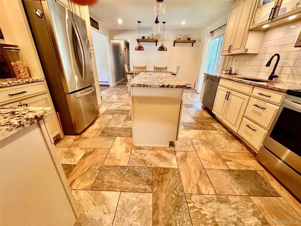 19 Closs Drive, Rhinebeck, NY 12572 - Photo 6 of 40