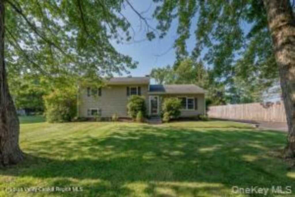119 Lighthouse Drive, Saugerties, NY 12477