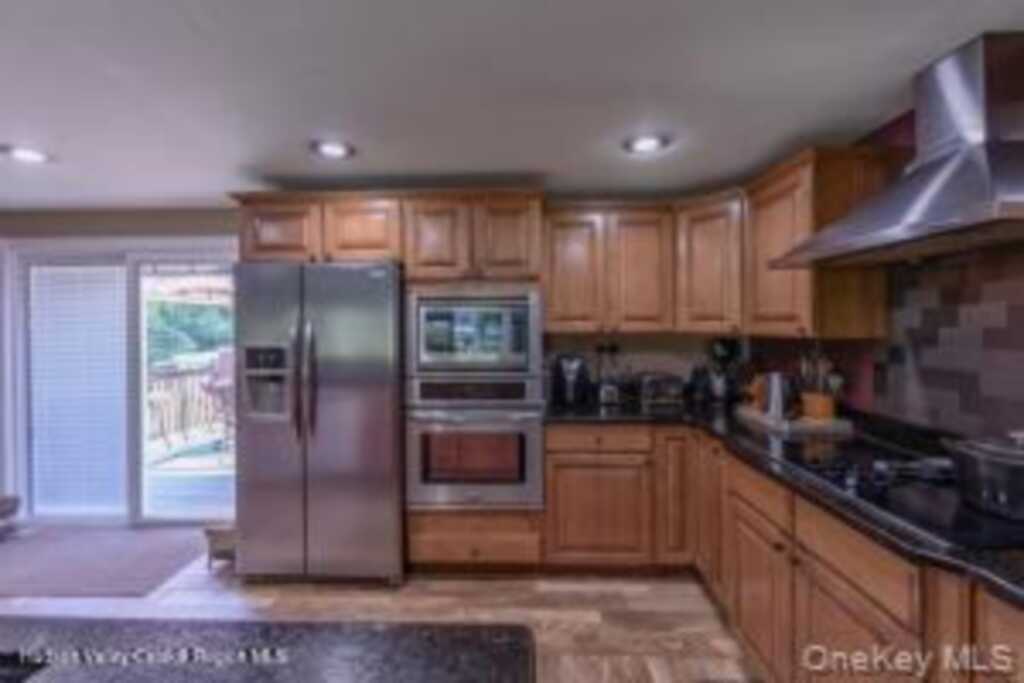 119 Lighthouse Drive, Saugerties, NY 12477 - Photo 11 of 50