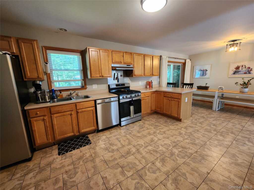 5 John Street, Rosendale, NY 12472 - Photo 2 of 27