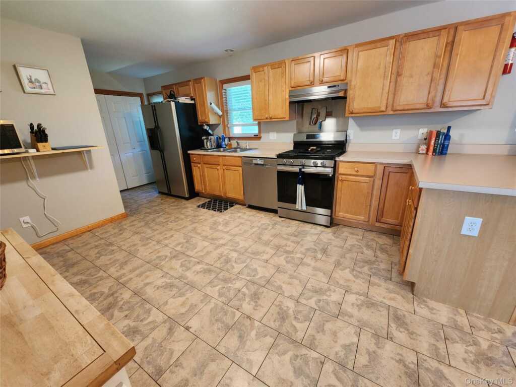 5 John Street, Rosendale, NY 12472 - Photo 3 of 27