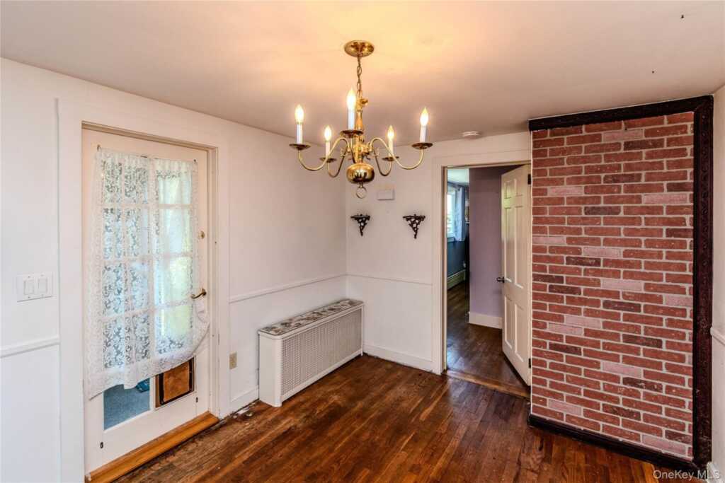 311 Lucas Avenue, Kingston, NY 12401 - Photo 11 of 37