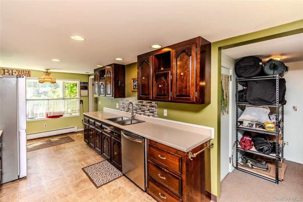 311 Lucas Avenue, Kingston, NY 12401 - Photo 14 of 37