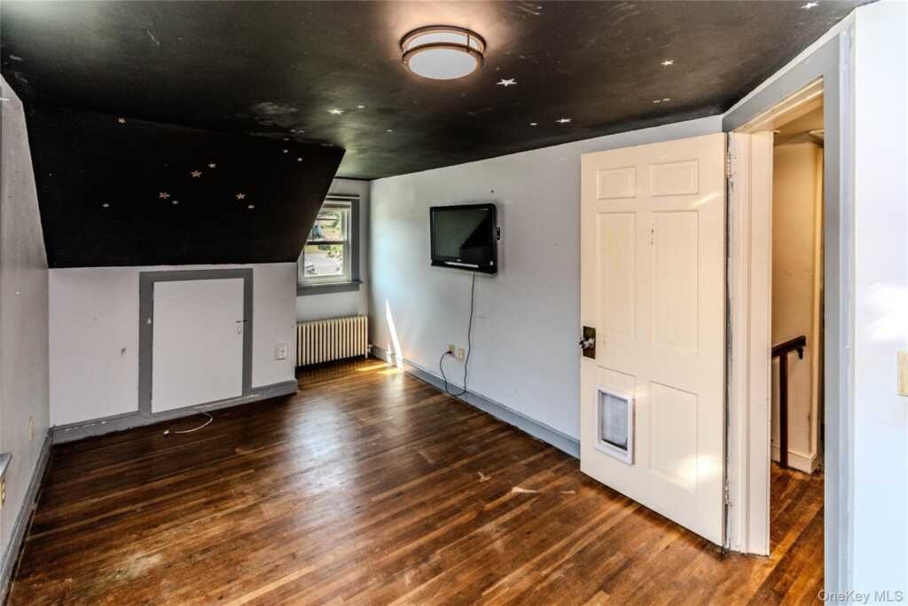 311 Lucas Avenue, Kingston, NY 12401 - Photo 25 of 37