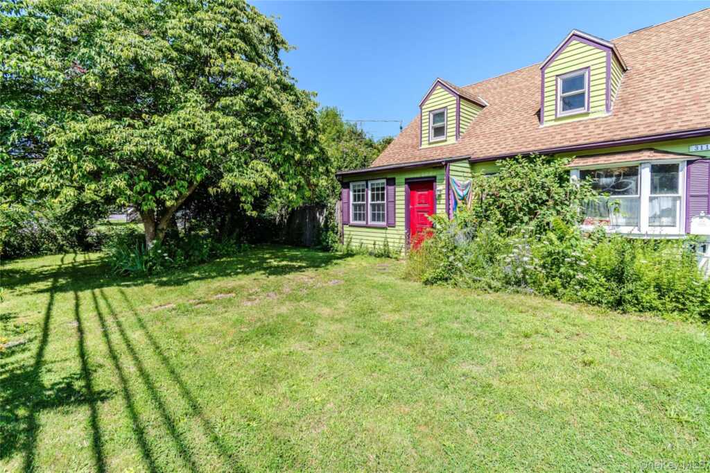 311 Lucas Avenue, Kingston, NY 12401 - Photo 3 of 37