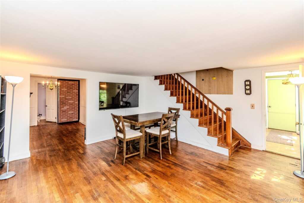 311 Lucas Avenue, Kingston, NY 12401 - Photo 8 of 37