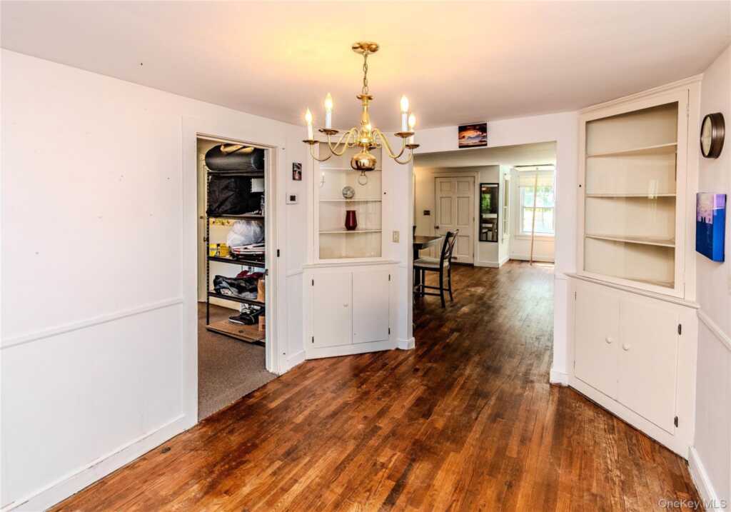 311 Lucas Avenue, Kingston, NY 12401 - Photo 9 of 37