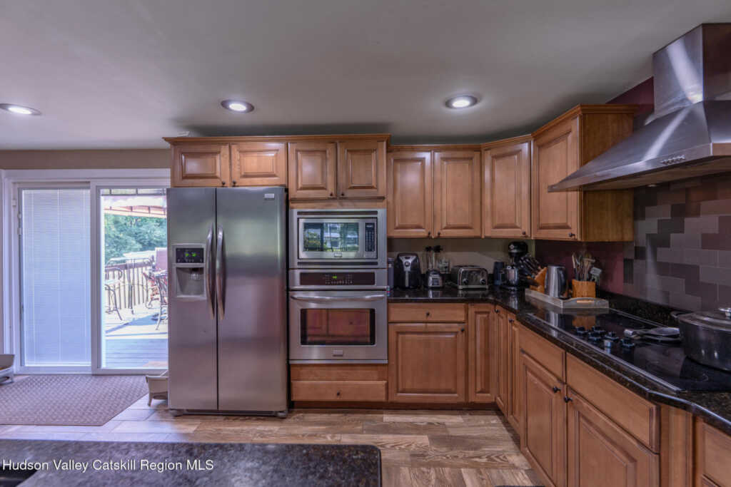 119 Lighthouse Drive, Saugerties, NY 12477 - Photo 11 of 50
