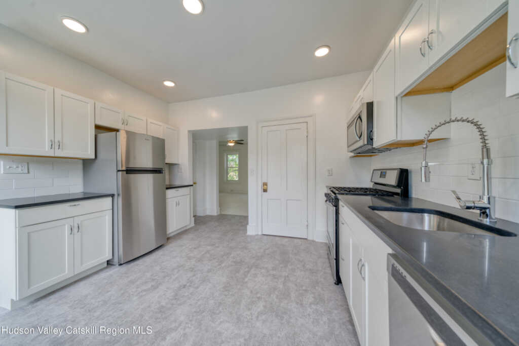 361 Washington Avenue, Kingston, NY 12401 - Photo 17 of 50