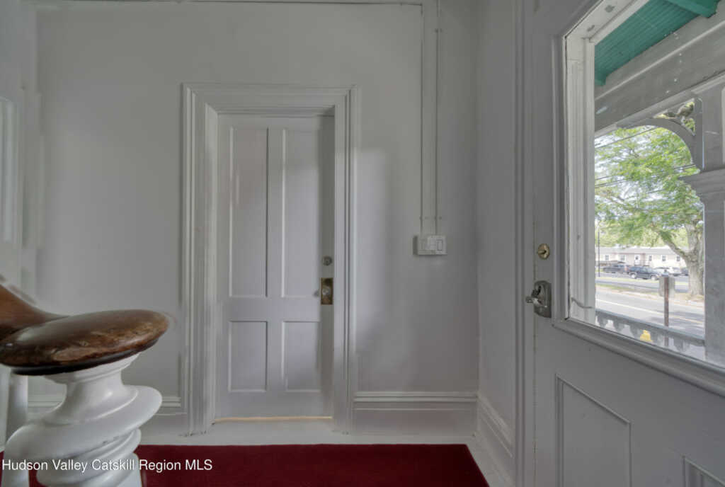 361 Washington Avenue, Kingston, NY 12401 - Photo 5 of 50