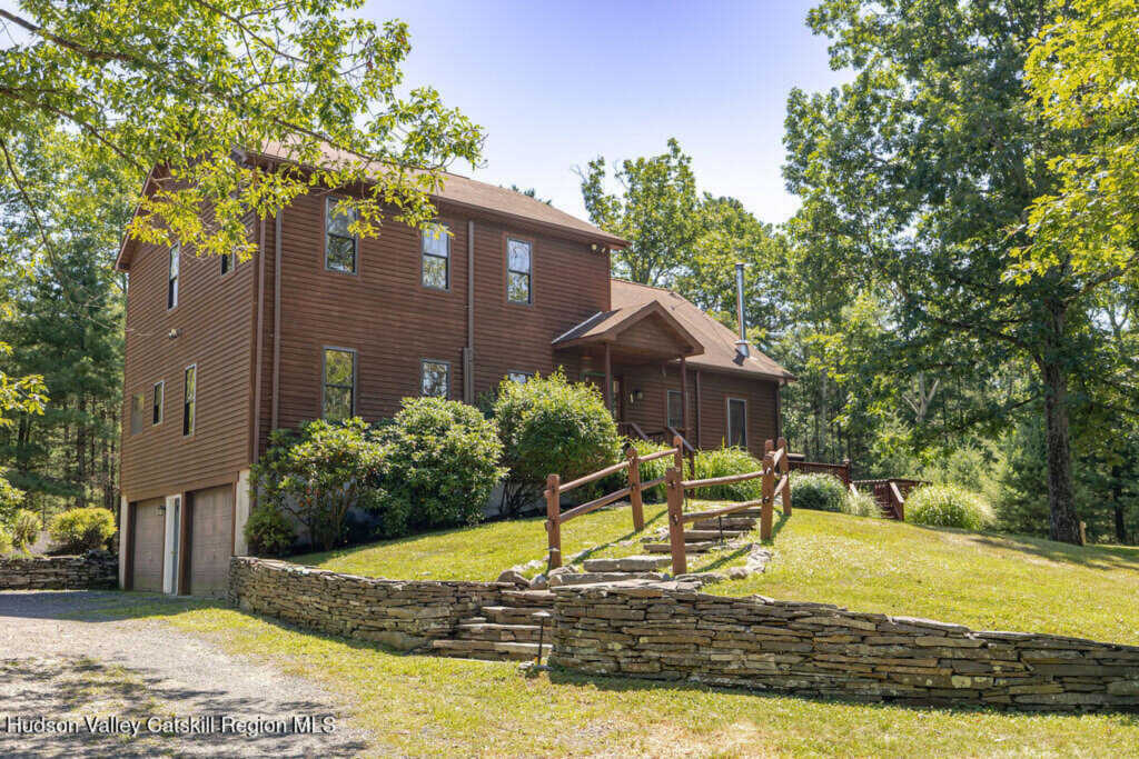 490 Peak Rd., Stone Ridge, NY 12484