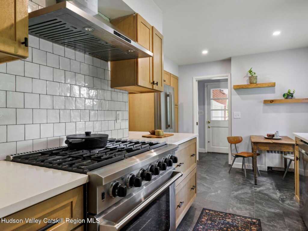 146 Flower Hill, Kingston, NY 12401 - Photo 13 of 48
