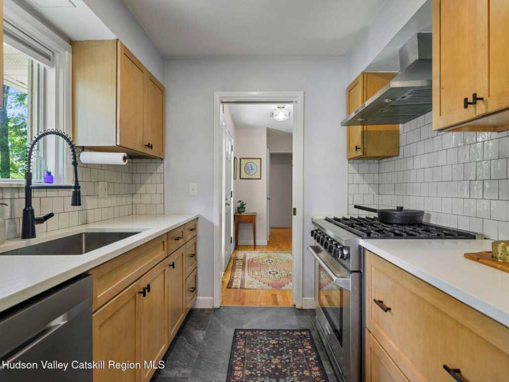 146 Flower Hill, Kingston, NY 12401 - Photo 14 of 48
