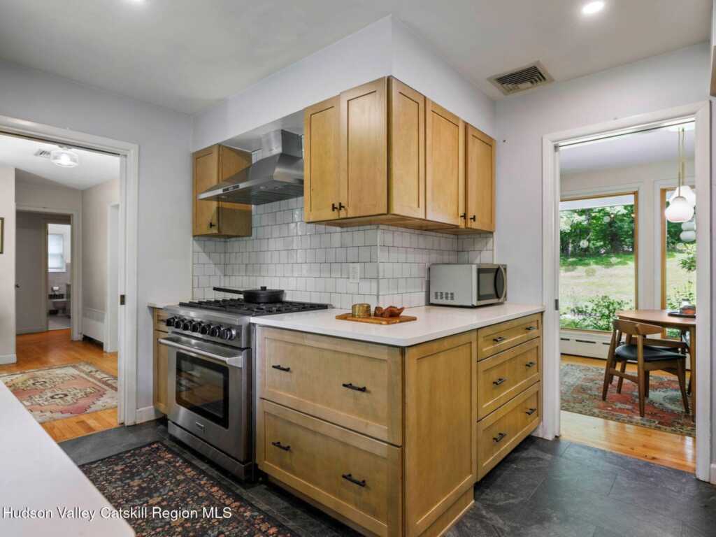 146 Flower Hill, Kingston, NY 12401 - Photo 15 of 48