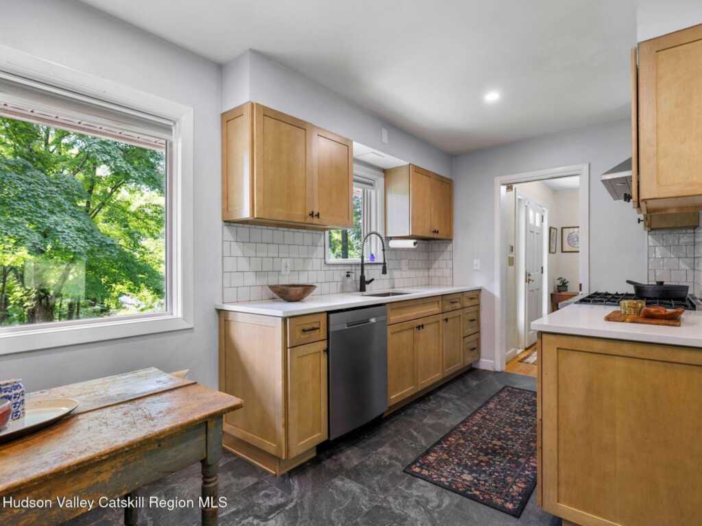 146 Flower Hill, Kingston, NY 12401 - Photo 16 of 48
