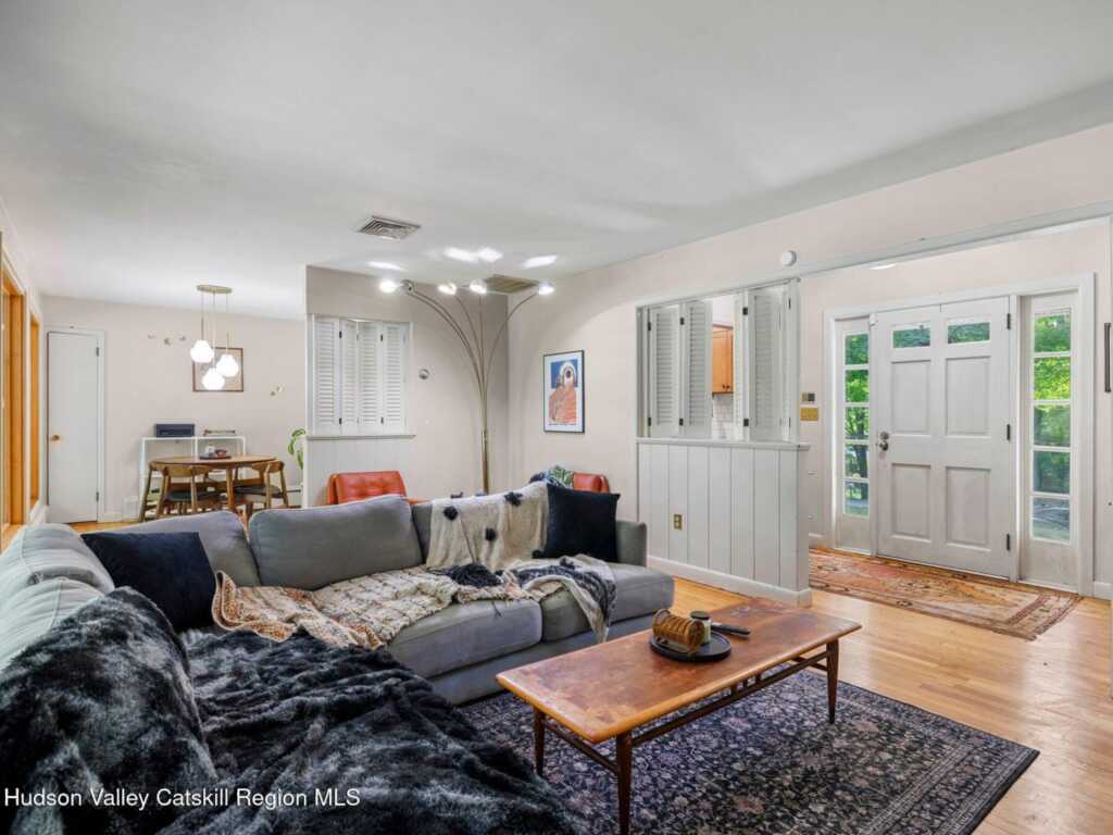 146 Flower Hill, Kingston, NY 12401 - Photo 9 of 48