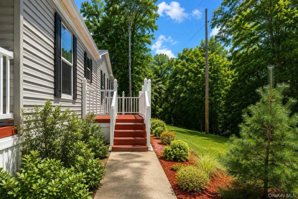 131 Rymrock Road, Unit #18, Kingston, NY 12401 - Photo 2 of 17