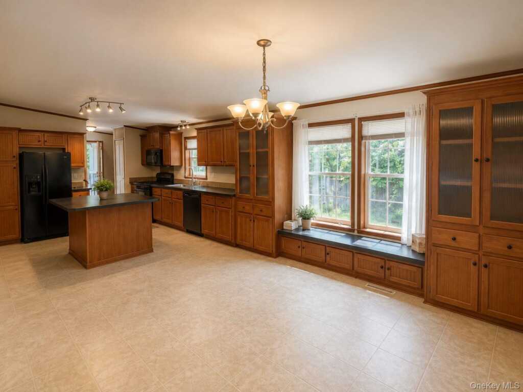 131 Rymrock Road, Unit #18, Kingston, NY 12401 - Photo 7 of 17