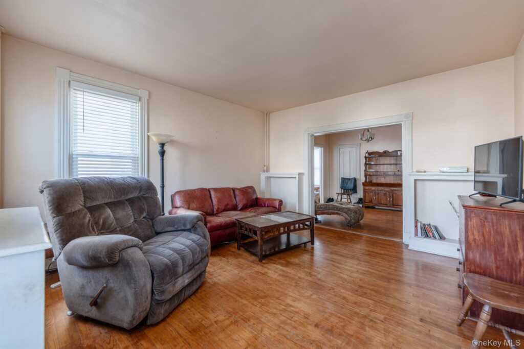 315 Washington Avenue, Kingston, NY 12401 - Photo 5 of 27