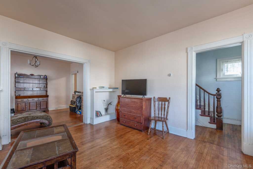 315 Washington Avenue, Kingston, NY 12401 - Photo 6 of 27